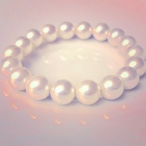 7” Tridacna Pearl Stretch Bracelet